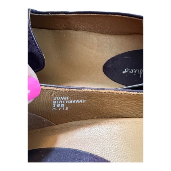 EUC Earthies Zumba blackberry velvet closed toe flats | size 10 - Picture 6 of 7